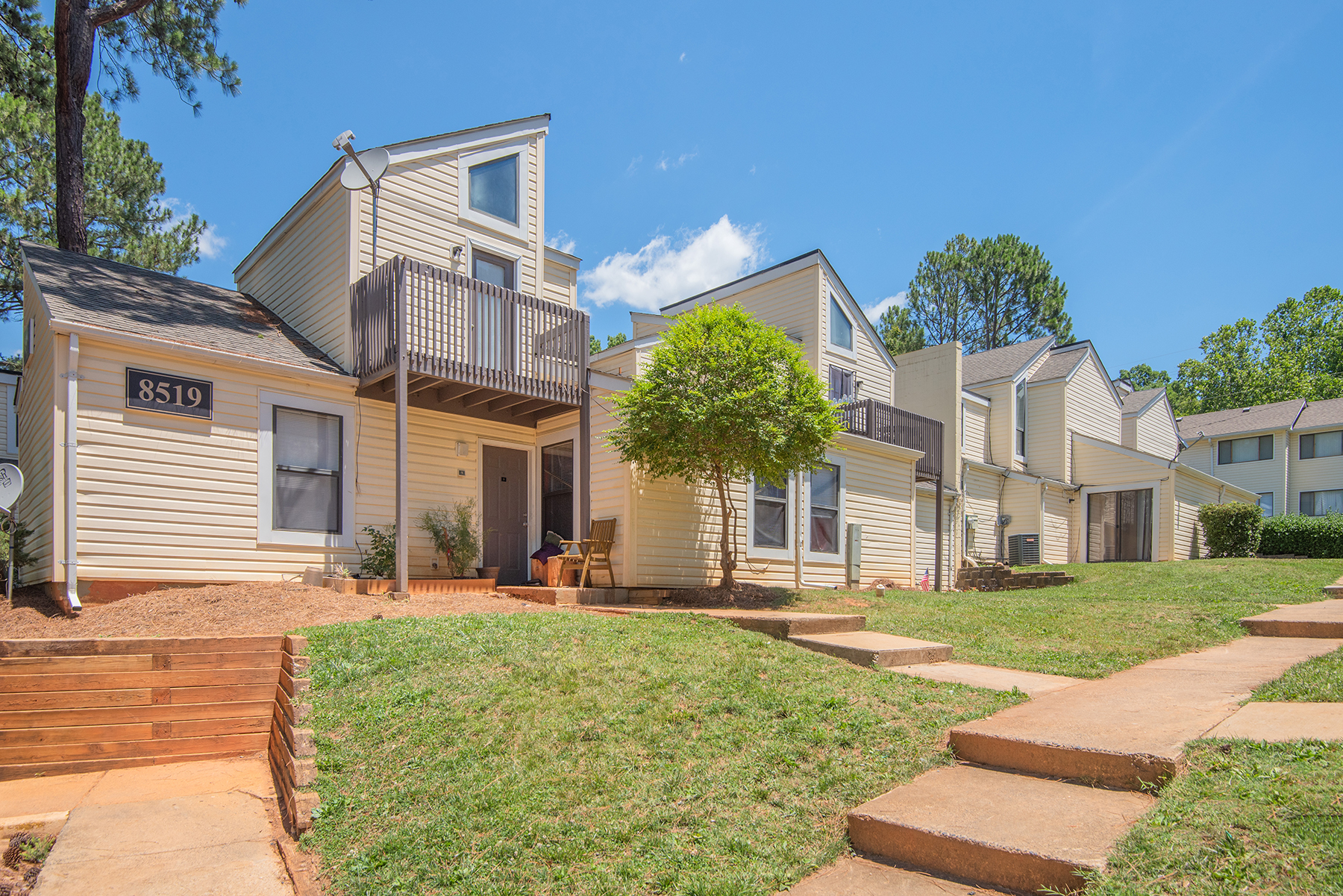 The Flats at Arrowood The Multifamily Advisory Group at Cushman